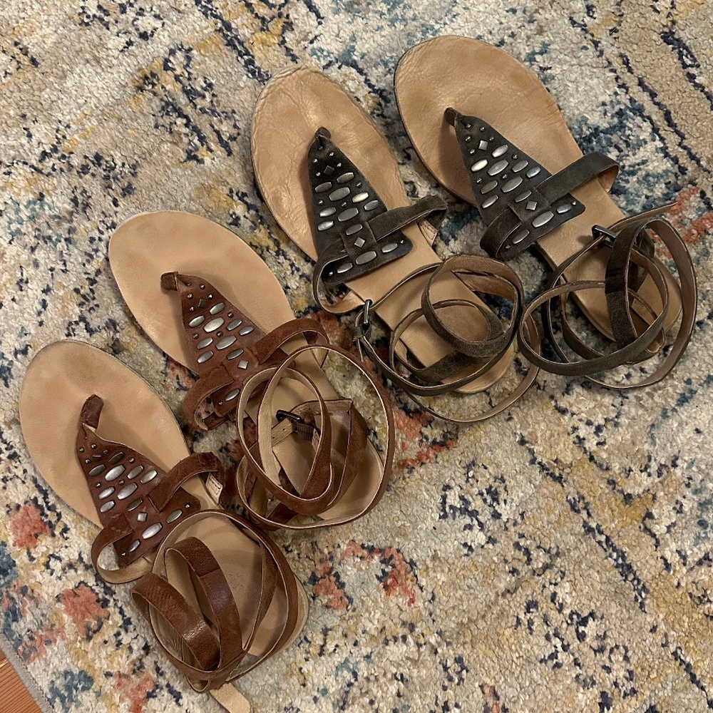 (2) pairs of Women's Koolaburra ankle wrap sandals distressed leather SZ 9.